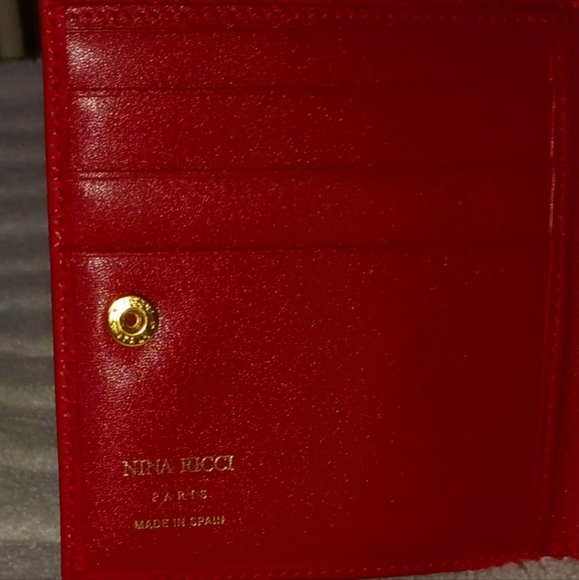 Nina Ricci Red Wallet with snap closure - Picture 9 of 15